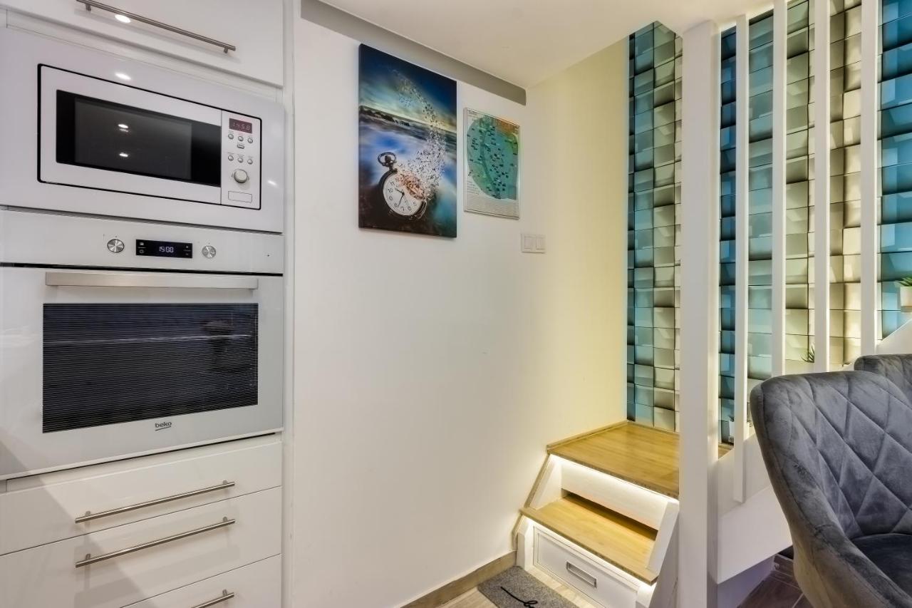 B2 Center, Dohany Street Apartment